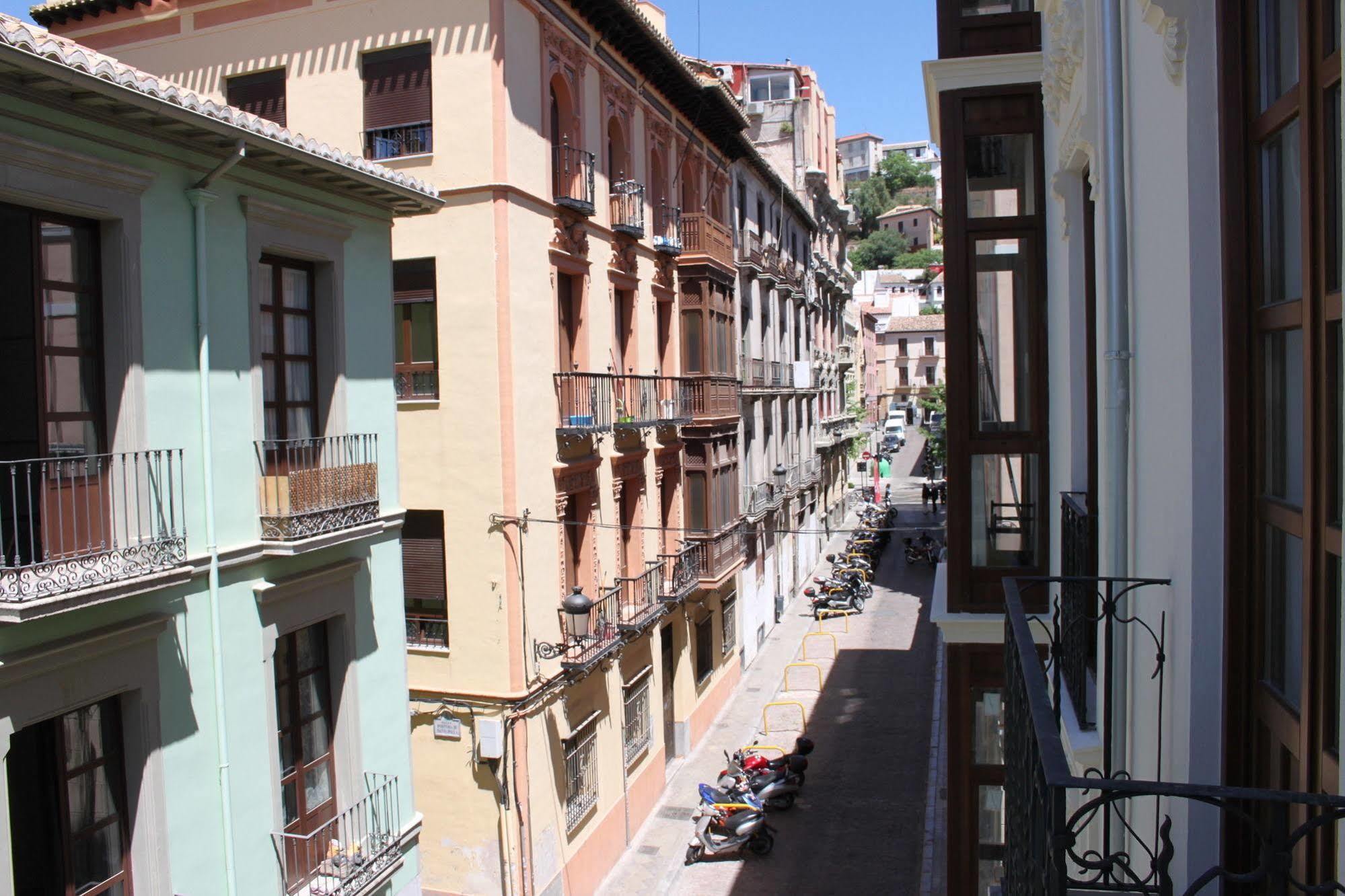 Apartamentos Casa De La Lonja Granada Luaran gambar